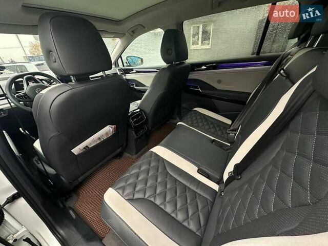 Білий Фольксваген ID.6 Crozz, об'ємом двигуна 0 л та пробігом 22 тис. км за 28497 $, фото 37 на Automoto.ua