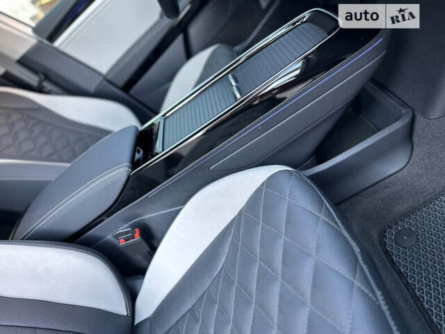 Белый Фольксваген ID.6 Crozz, объемом двигателя 0 л и пробегом 41 тыс. км за 34000 $, фото 75 на Automoto.ua