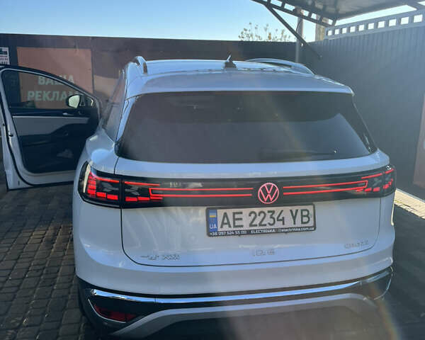 Белый Фольксваген ID.6 Crozz, объемом двигателя 0 л и пробегом 18 тыс. км за 26700 $, фото 5 на Automoto.ua