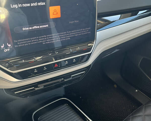 Белый Фольксваген ID.6 Crozz, объемом двигателя 0 л и пробегом 18 тыс. км за 26700 $, фото 1 на Automoto.ua