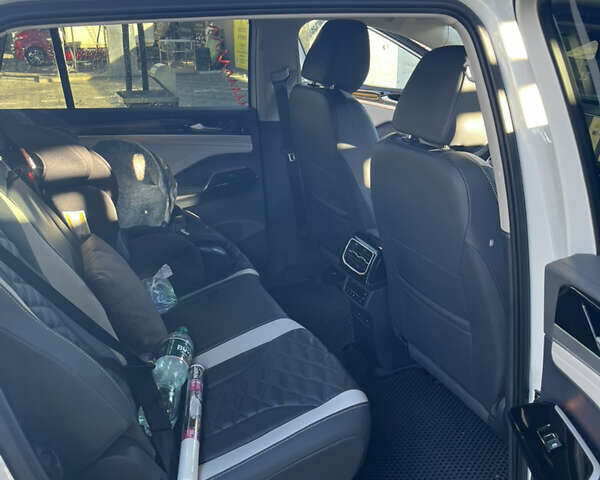 Белый Фольксваген ID.6 Crozz, объемом двигателя 0 л и пробегом 18 тыс. км за 26700 $, фото 12 на Automoto.ua