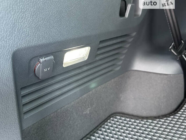 Белый Фольксваген ID.6 Crozz, объемом двигателя 0 л и пробегом 41 тыс. км за 34000 $, фото 79 на Automoto.ua