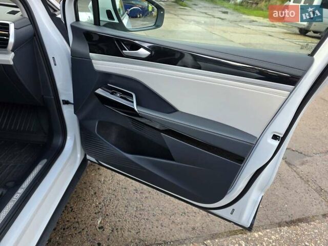 Белый Фольксваген ID.6 Crozz, объемом двигателя 0 л и пробегом 25 тыс. км за 31500 $, фото 11 на Automoto.ua