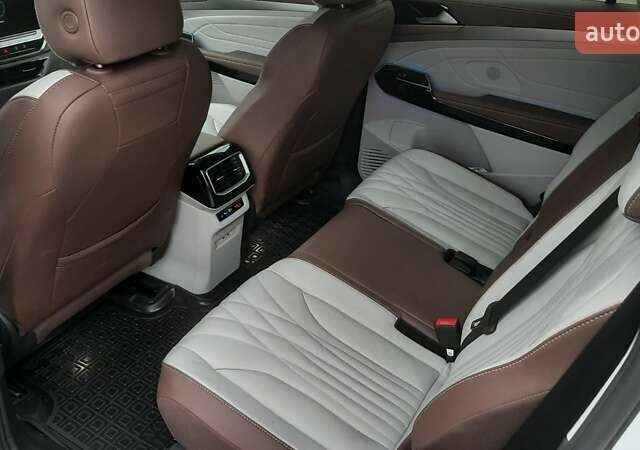 Білий Фольксваген ID.6 Crozz, об'ємом двигуна 0 л та пробігом 25 тис. км за 32000 $, фото 16 на Automoto.ua