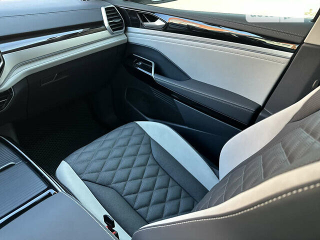 Белый Фольксваген ID.6 Crozz, объемом двигателя 0 л и пробегом 41 тыс. км за 34000 $, фото 43 на Automoto.ua