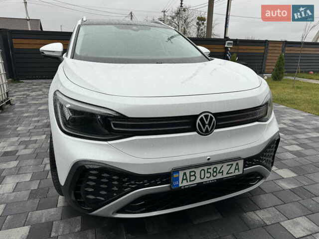Белый Фольксваген ID.6 Crozz, объемом двигателя 0 л и пробегом 33 тыс. км за 30000 $, фото 1 на Automoto.ua