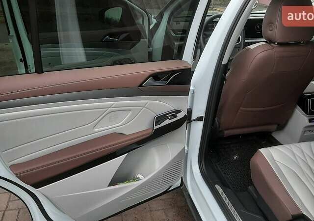 Білий Фольксваген ID.6 Crozz, об'ємом двигуна 0 л та пробігом 25 тис. км за 32000 $, фото 14 на Automoto.ua