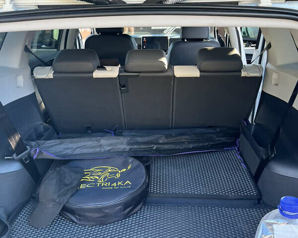 Белый Фольксваген ID.6 Crozz, объемом двигателя 0 л и пробегом 18 тыс. км за 26700 $, фото 15 на Automoto.ua