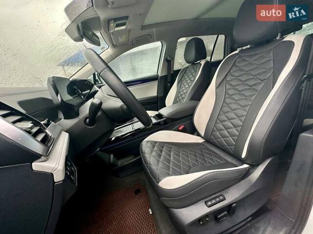 Білий Фольксваген ID.6 Crozz, об'ємом двигуна 0 л та пробігом 22 тис. км за 28497 $, фото 10 на Automoto.ua