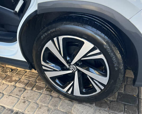 Белый Фольксваген ID.6 Crozz, объемом двигателя 0 л и пробегом 18 тыс. км за 26700 $, фото 18 на Automoto.ua