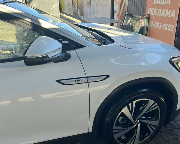 Белый Фольксваген ID.6 Crozz, объемом двигателя 0 л и пробегом 18 тыс. км за 26700 $, фото 10 на Automoto.ua