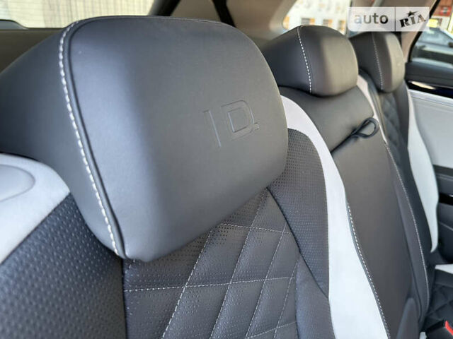 Белый Фольксваген ID.6 Crozz, объемом двигателя 0 л и пробегом 41 тыс. км за 34000 $, фото 59 на Automoto.ua