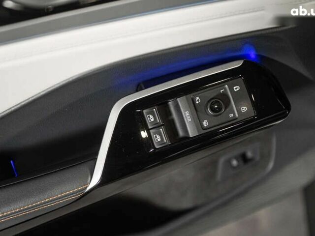 Фольксваген ID.6 Crozz, объемом двигателя 0 л и пробегом 28 тыс. км за 28200 $, фото 28 на Automoto.ua