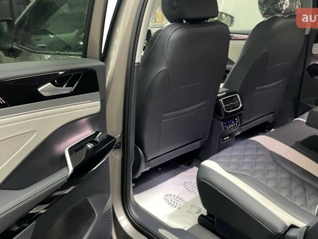 купить новое авто Фольксваген ID.6 Crozz 2024 года от официального дилера E-SKM ZOO Фольксваген фото