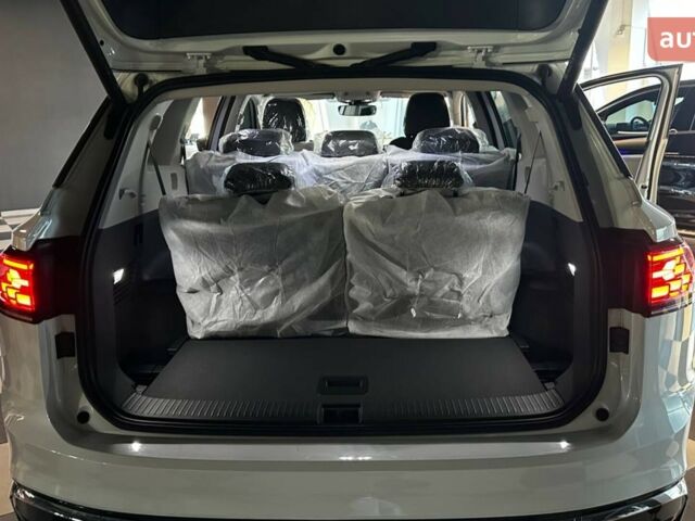 купить новое авто Фольксваген ID.6 Crozz 2024 года от официального дилера Олег Львів Фольксваген фото