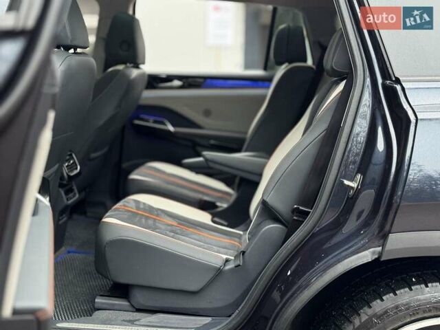 Синий Фольксваген ID.6 Crozz, объемом двигателя 0 л и пробегом 61 тыс. км за 29500 $, фото 14 на Automoto.ua