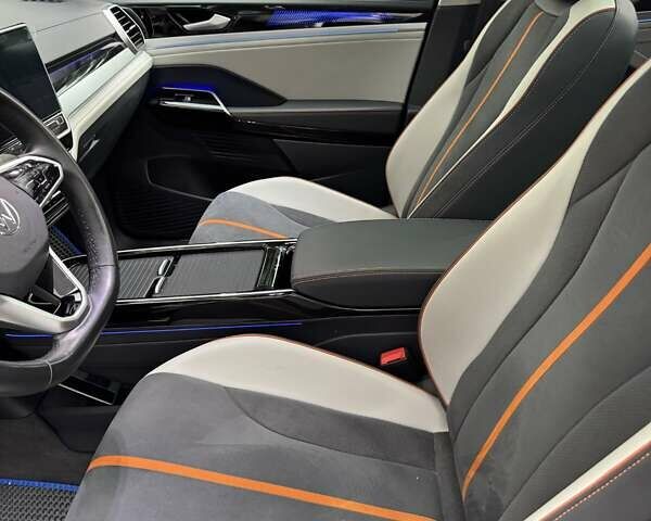 Синий Фольксваген ID.6 Crozz, объемом двигателя 0 л и пробегом 59 тыс. км за 27500 $, фото 6 на Automoto.ua