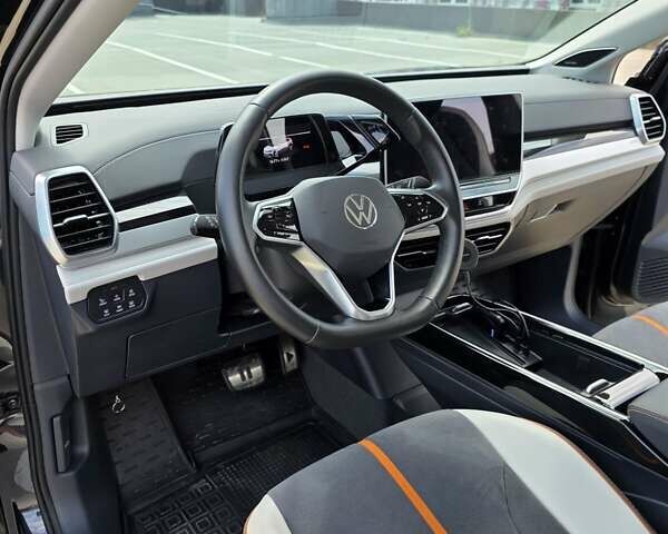 Синій Фольксваген ID.6 Crozz, об'ємом двигуна 0 л та пробігом 22 тис. км за 34500 $, фото 19 на Automoto.ua