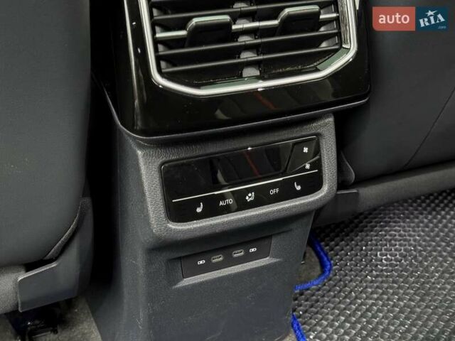 Синий Фольксваген ID.6 Crozz, объемом двигателя 0 л и пробегом 61 тыс. км за 29500 $, фото 16 на Automoto.ua