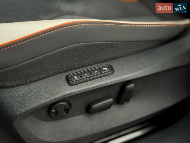 Синий Фольксваген ID.6 Crozz, объемом двигателя 0 л и пробегом 61 тыс. км за 29500 $, фото 30 на Automoto.ua