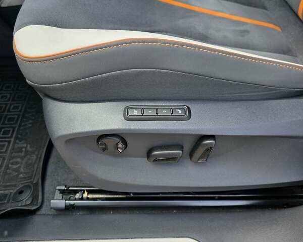 Синій Фольксваген ID.6 Crozz, об'ємом двигуна 0 л та пробігом 22 тис. км за 34500 $, фото 20 на Automoto.ua