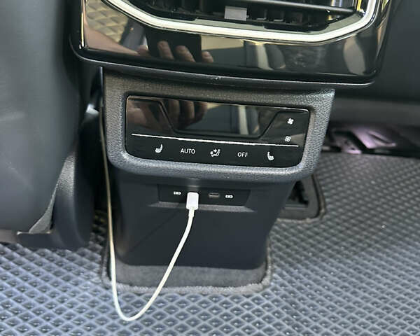 Синий Фольксваген ID.6 Crozz, объемом двигателя 0 л и пробегом 50 тыс. км за 28600 $, фото 13 на Automoto.ua