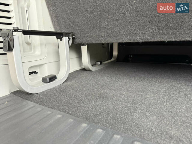 Чорний Фольксваген I.D. Buzz, об'ємом двигуна 0 л та пробігом 55 тис. км за 25400 $, фото 89 на Automoto.ua