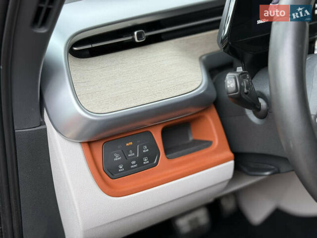 Чорний Фольксваген I.D. Buzz, об'ємом двигуна 0 л та пробігом 55 тис. км за 25400 $, фото 39 на Automoto.ua