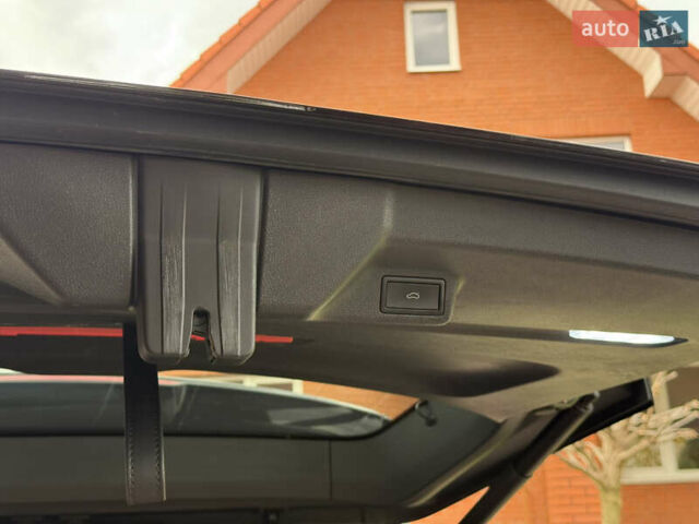 Чорний Фольксваген I.D. Buzz, об'ємом двигуна 0 л та пробігом 55 тис. км за 25400 $, фото 85 на Automoto.ua