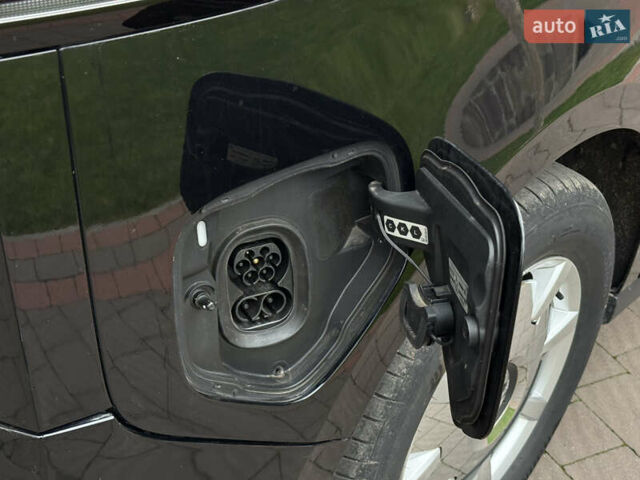 Чорний Фольксваген I.D. Buzz, об'ємом двигуна 0 л та пробігом 55 тис. км за 25400 $, фото 13 на Automoto.ua