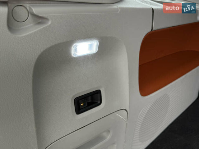 Чорний Фольксваген I.D. Buzz, об'ємом двигуна 0 л та пробігом 55 тис. км за 25400 $, фото 87 на Automoto.ua