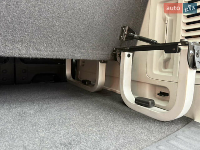 Чорний Фольксваген I.D. Buzz, об'ємом двигуна 0 л та пробігом 55 тис. км за 25400 $, фото 90 на Automoto.ua