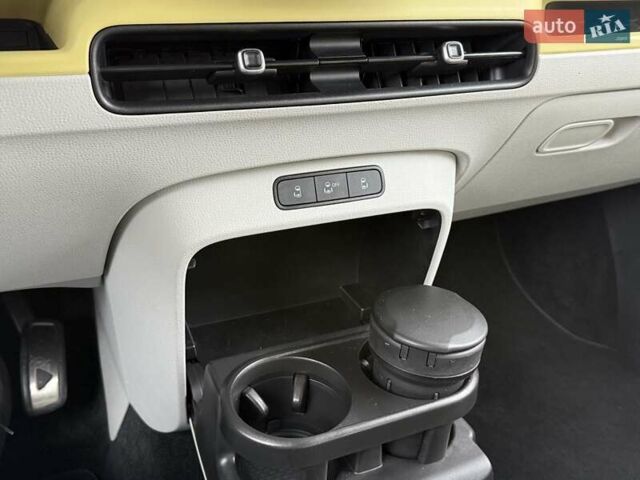 Желтый Фольксваген I.D. Buzz, объемом двигателя 0 л и пробегом 25 тыс. км за 45900 $, фото 46 на Automoto.ua