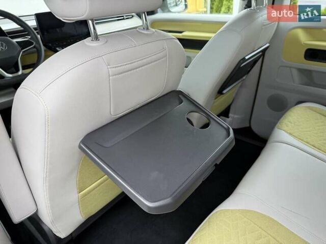 Желтый Фольксваген I.D. Buzz, объемом двигателя 0 л и пробегом 25 тыс. км за 45900 $, фото 36 на Automoto.ua