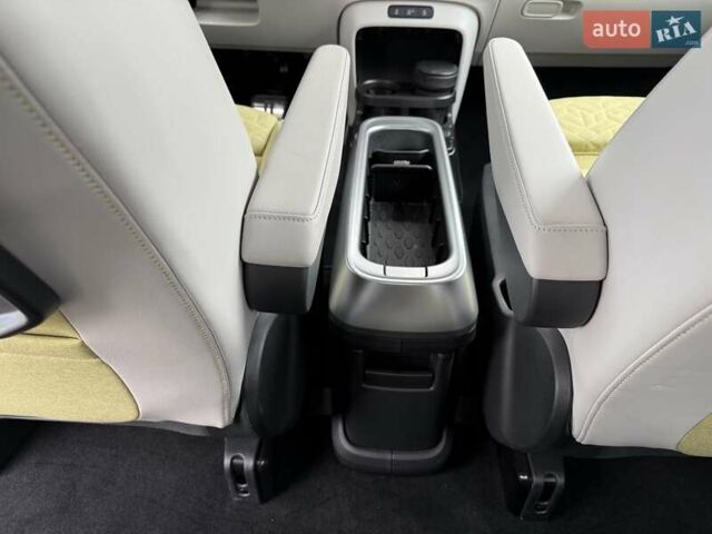 Желтый Фольксваген I.D. Buzz, объемом двигателя 0 л и пробегом 25 тыс. км за 45900 $, фото 35 на Automoto.ua