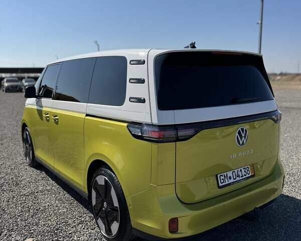Желтый Фольксваген I.D. Buzz, объемом двигателя 0 л и пробегом 8 тыс. км за 44999 $, фото 13 на Automoto.ua