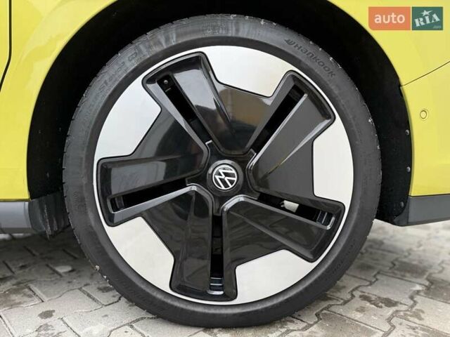 Желтый Фольксваген I.D. Buzz, объемом двигателя 0 л и пробегом 25 тыс. км за 45900 $, фото 3 на Automoto.ua