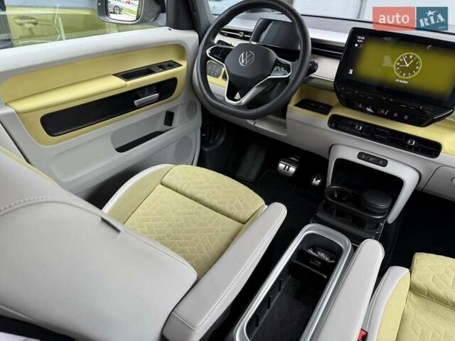 Желтый Фольксваген I.D. Buzz, объемом двигателя 0 л и пробегом 25 тыс. км за 45900 $, фото 31 на Automoto.ua