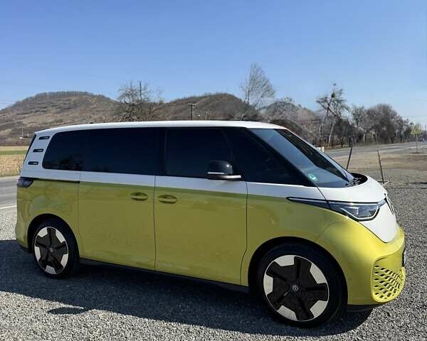 Желтый Фольксваген I.D. Buzz, объемом двигателя 0 л и пробегом 8 тыс. км за 44999 $, фото 4 на Automoto.ua