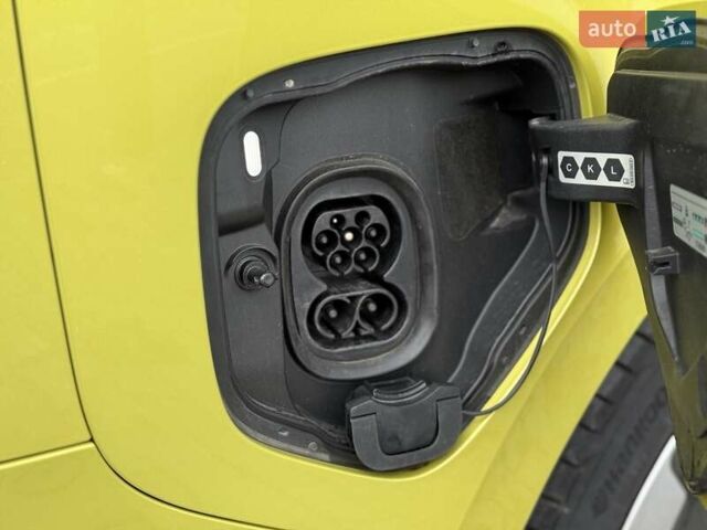 Желтый Фольксваген I.D. Buzz, объемом двигателя 0 л и пробегом 25 тыс. км за 45900 $, фото 21 на Automoto.ua