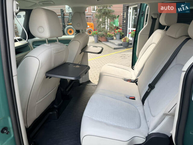 Зелений Фольксваген I.D. Buzz, об'ємом двигуна 0 л та пробігом 4 тис. км за 48000 $, фото 7 на Automoto.ua