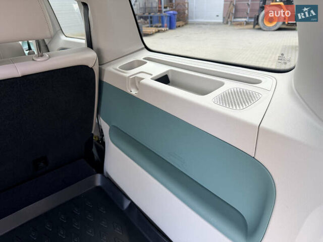 Зелений Фольксваген I.D. Buzz, об'ємом двигуна 0 л та пробігом 4 тис. км за 50000 $, фото 25 на Automoto.ua