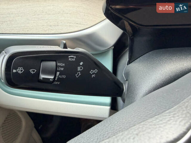 Зелений Фольксваген I.D. Buzz, об'ємом двигуна 0 л та пробігом 4 тис. км за 50000 $, фото 15 на Automoto.ua