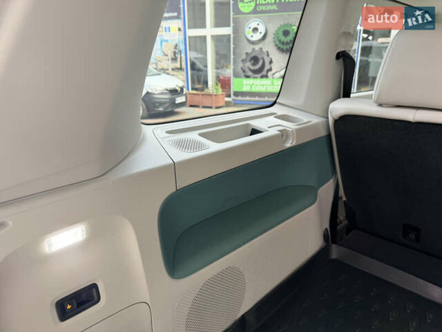 Зелений Фольксваген I.D. Buzz, об'ємом двигуна 0 л та пробігом 4 тис. км за 50000 $, фото 24 на Automoto.ua