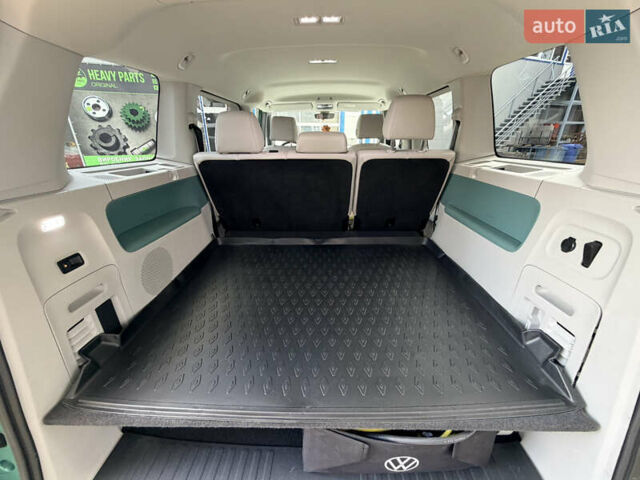 Зелений Фольксваген I.D. Buzz, об'ємом двигуна 0 л та пробігом 4 тис. км за 50000 $, фото 22 на Automoto.ua