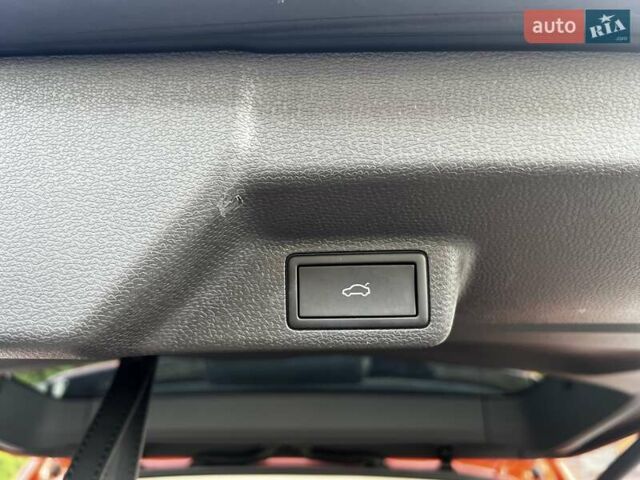 Помаранчевий Фольксваген I.D. Buzz, об'ємом двигуна 0 л та пробігом 18 тис. км за 39900 $, фото 35 на Automoto.ua