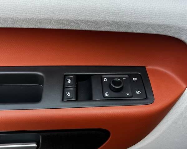 Помаранчевий Фольксваген I.D. Buzz, об'ємом двигуна 0 л та пробігом 18 тис. км за 39900 $, фото 11 на Automoto.ua