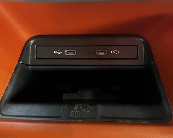 Помаранчевий Фольксваген I.D. Buzz, об'ємом двигуна 0 л та пробігом 18 тис. км за 39900 $, фото 38 на Automoto.ua