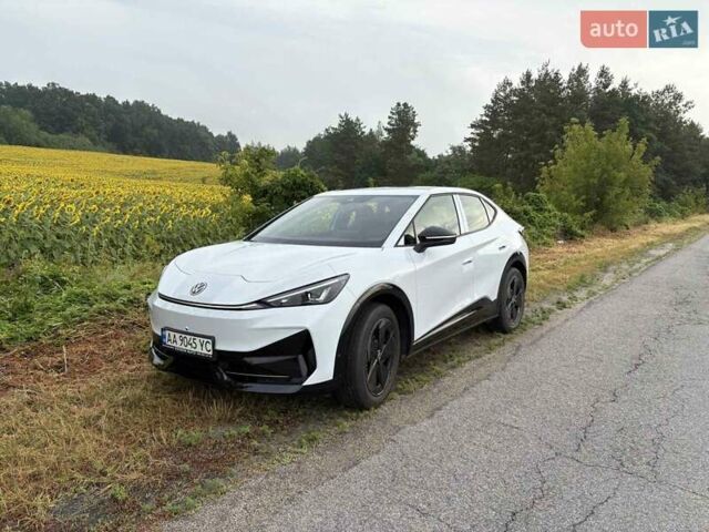 Белый Фольксваген ID. Unyx, объемом двигателя 0 л и пробегом 1 тыс. км за 29500 $, фото 6 на Automoto.ua