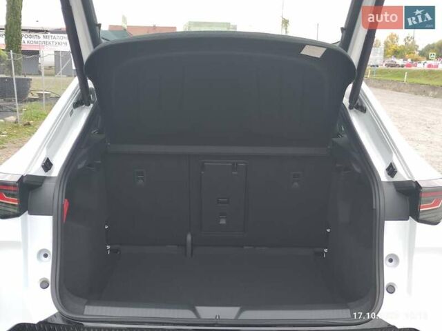 Белый Фольксваген ID. Unyx, объемом двигателя 0 л и пробегом 2 тыс. км за 29300 $, фото 11 на Automoto.ua